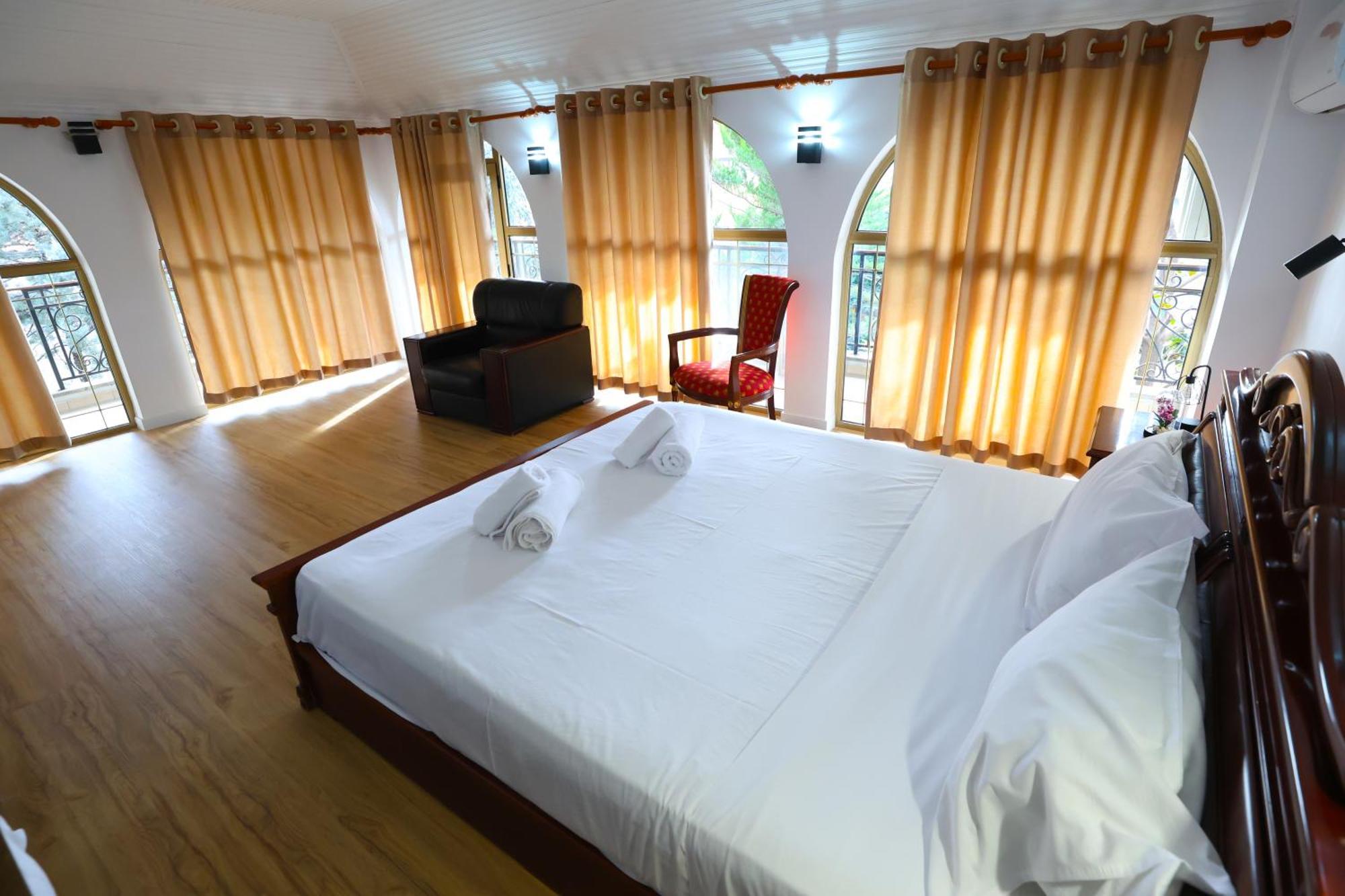 Vila Alizee Hotel Tirana Exterior photo