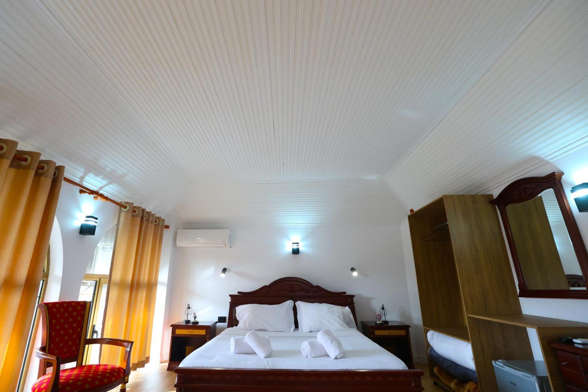 Vila Alizee Hotel Tirana Exterior photo