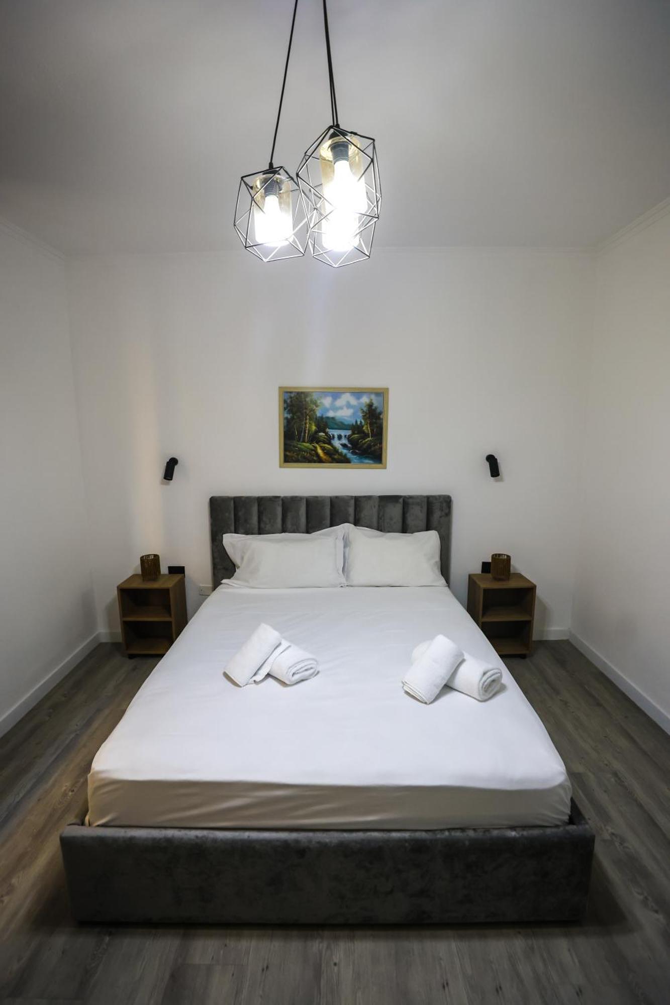 Vila Alizee Hotel Tirana Exterior photo