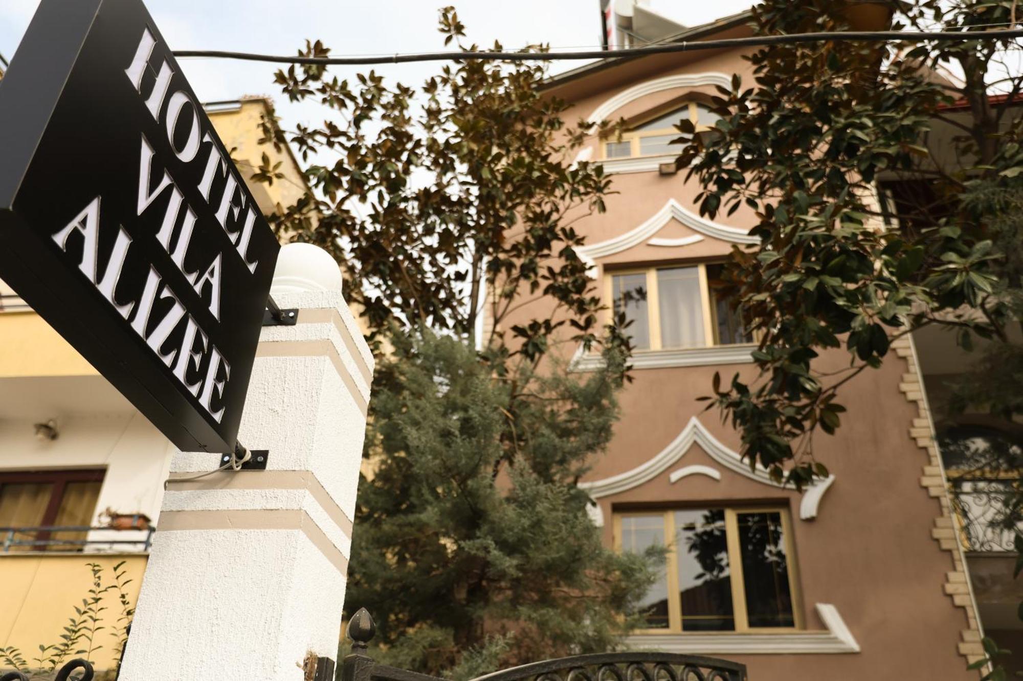 Vila Alizee Hotel Tirana Exterior photo