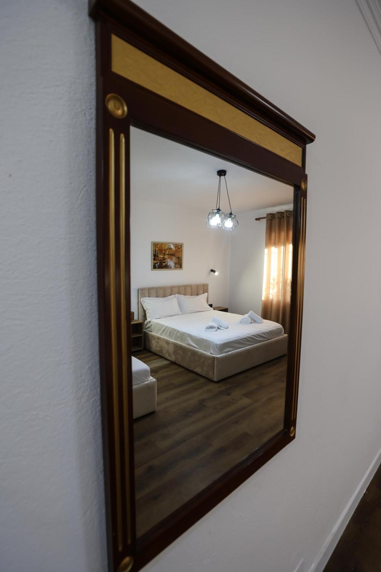 Vila Alizee Hotel Tirana Exterior photo